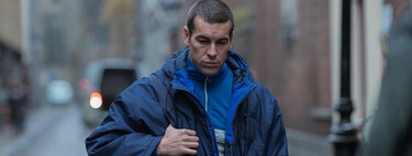 Mario Casas protagoniza su propia película de los Dardenne en una mezcla de precariedad, sexualidad y fútbol que ya se puede ver en streaming