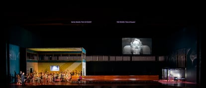 El coro de brujas de ‘Macbeth’ de Verdi cantan sus predicciones mientras Lady Macbeth (Asmik Grigorian) es objeto de un examen ginecológico.