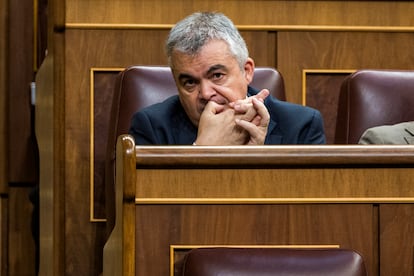 Santos Cerdán, en su escaño del Congreso. 