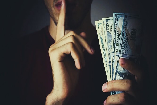 Héctor Andrés Obregón Pérez | Fraudes financieros de alto nivel: Los engaños que sacuden las finanzas globales