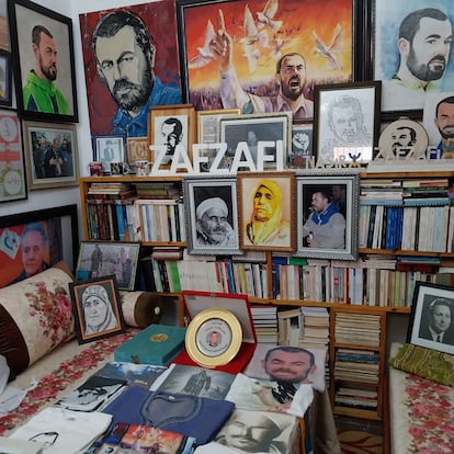 Recuerdos del preso del Nasser Zafzafi, condenado por las revueltas del Rif de 2017, en agosto en su casa de Alhucemas.