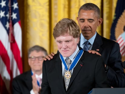 Robert Redford recibía de manos del presidente Barack Obama la Medalla Presidencial de la Libertad en la Sala Este de la Casa Blanca, el 22 de noviembre de 2016.