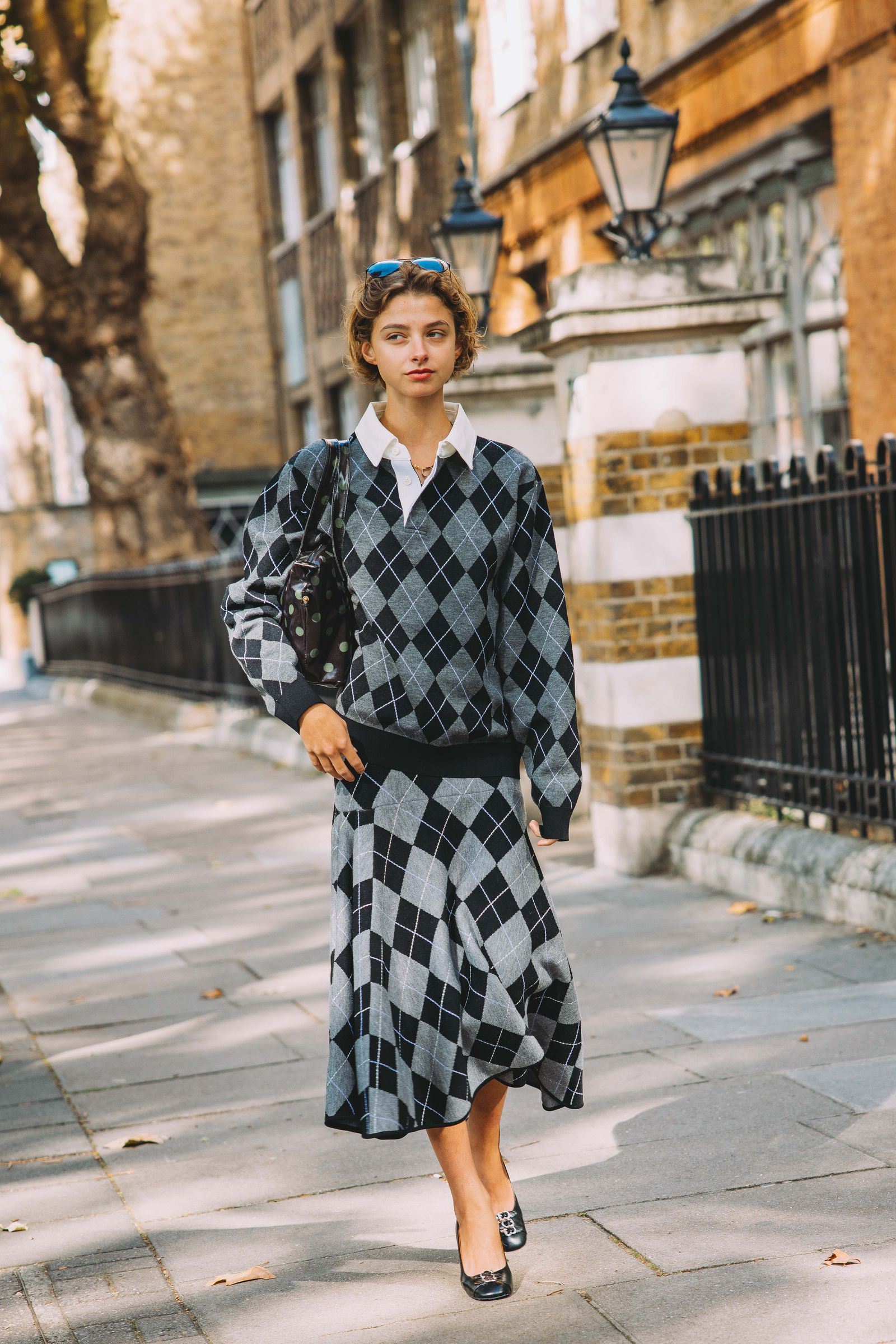 Falda de cuadros cómo llevarla este otoño según el street style