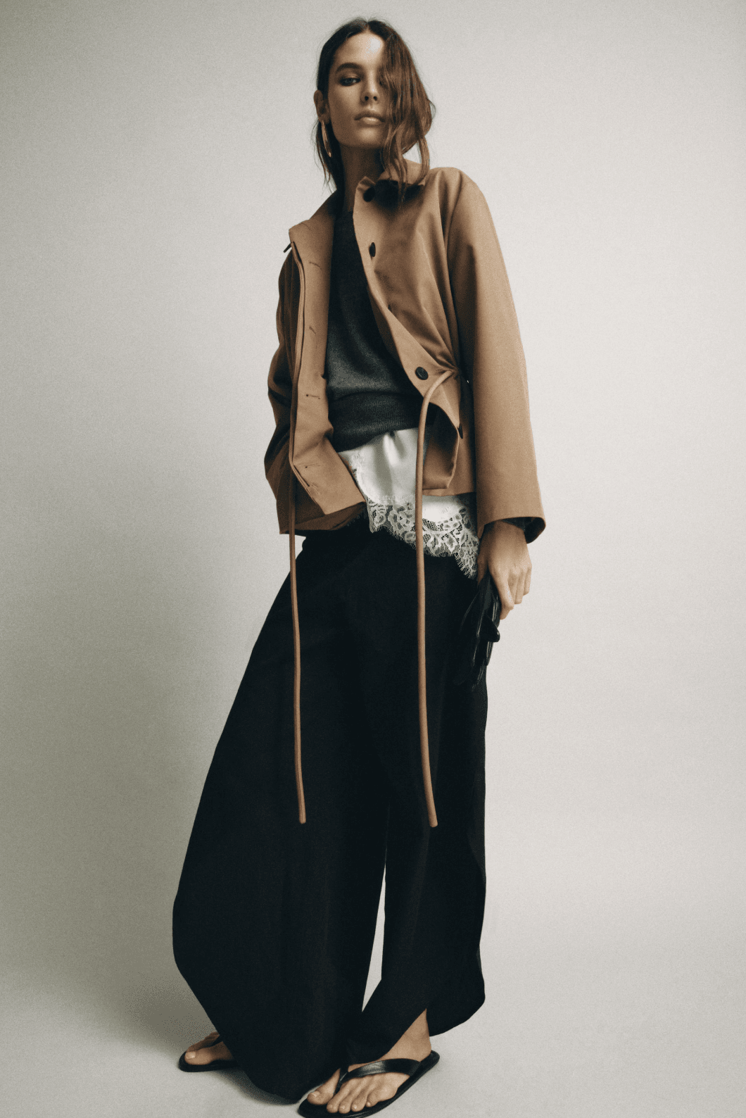 Pantalones ‘open wideleg de Zara.