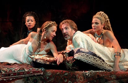 Helen Mirren y Alan Rickman, en 'Anthony and Cleopatra'.  