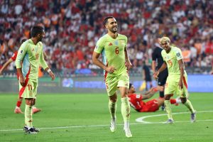 Merino celebra su tercer gol a Turquía, el quinto de los seis de España.