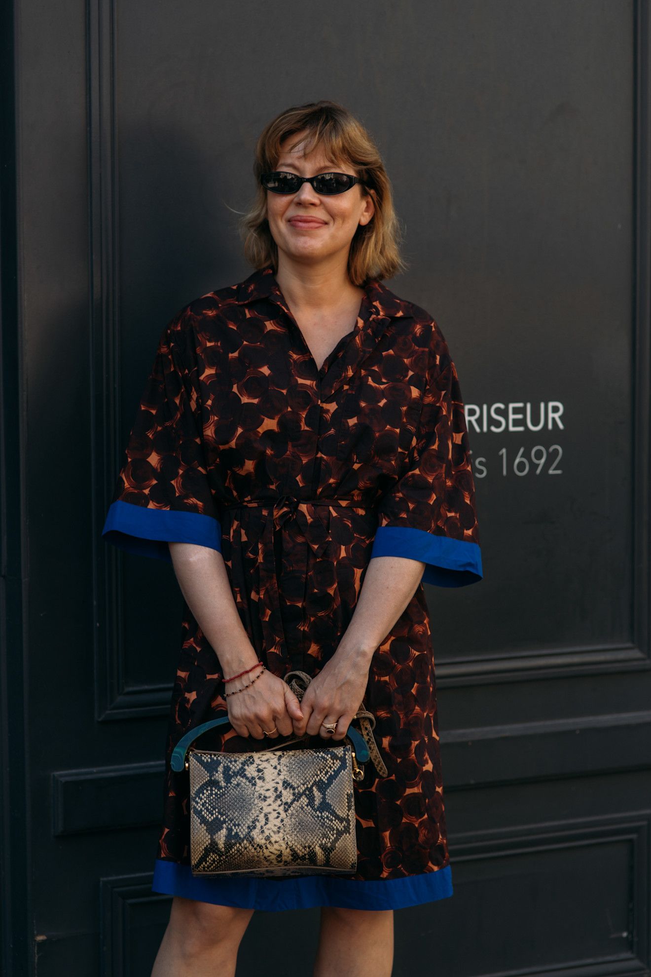 bolso con estampado de serpiente