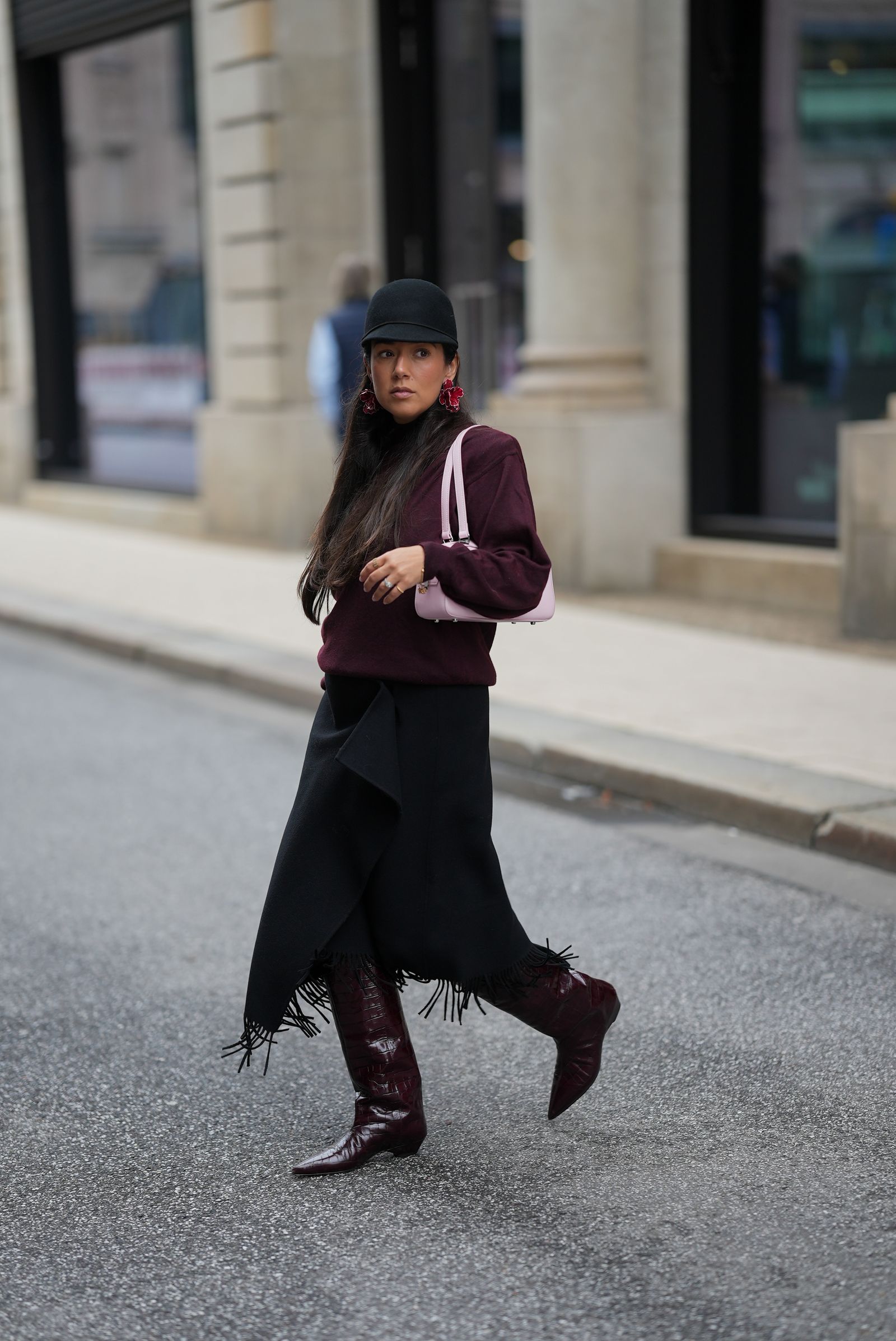botas burdeos una tendencia de otoñoinvierno 202526
