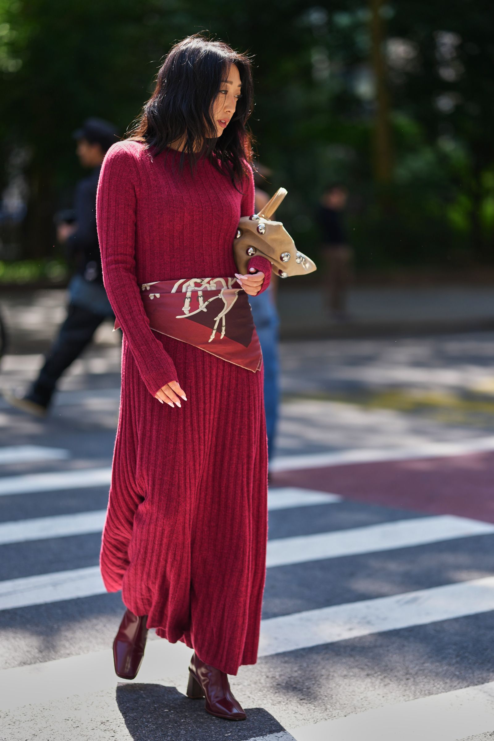 botas granates una tendencia de otoñoinvierno 202526