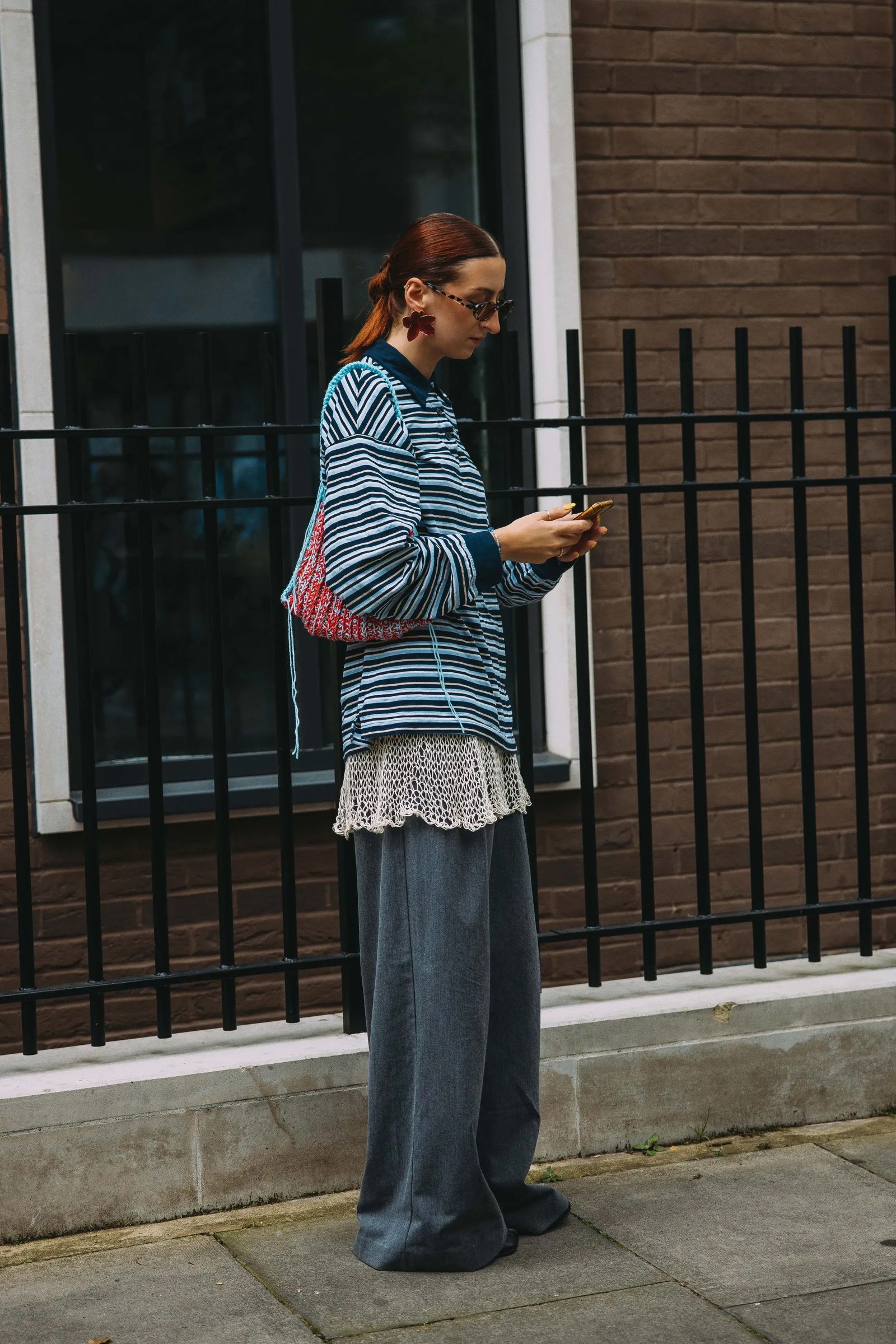 Cómo llevar las superposiciones en el otoño de 2025 8 lecciones de street style