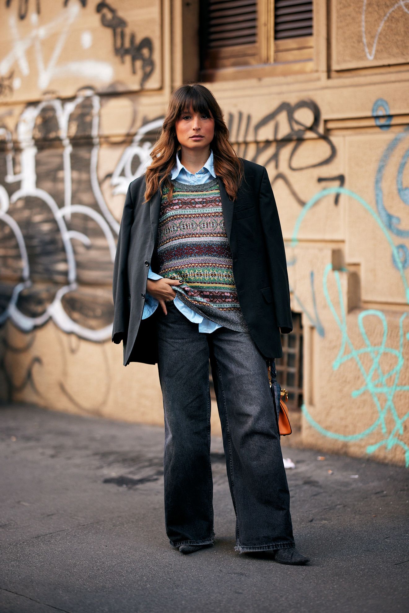 Cómo llevar las superposiciones en el otoño de 2025 8 lecciones de street style