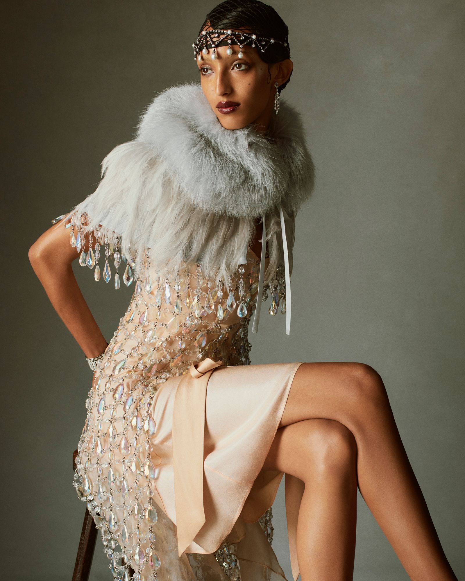 La modelo Mona Tougaard encarna a una Daisy Buchanan de ensueño con un vestido de Prada de primaveraverano 2010...