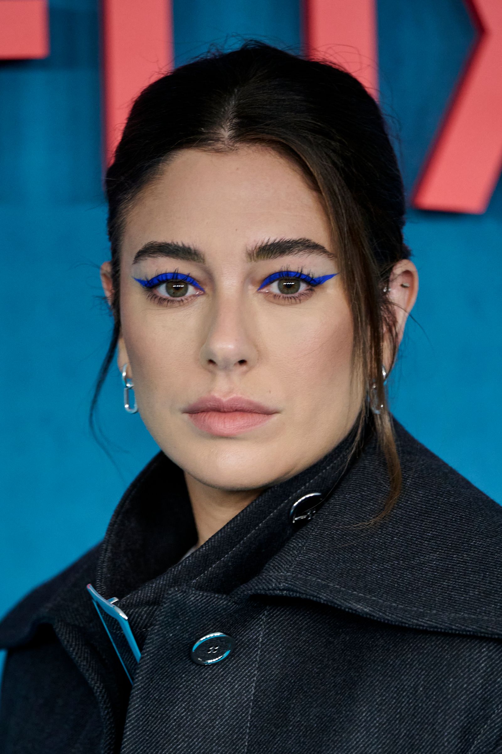 Eyeliner azul el eyeliner que mejor sienta a los ojos marrones