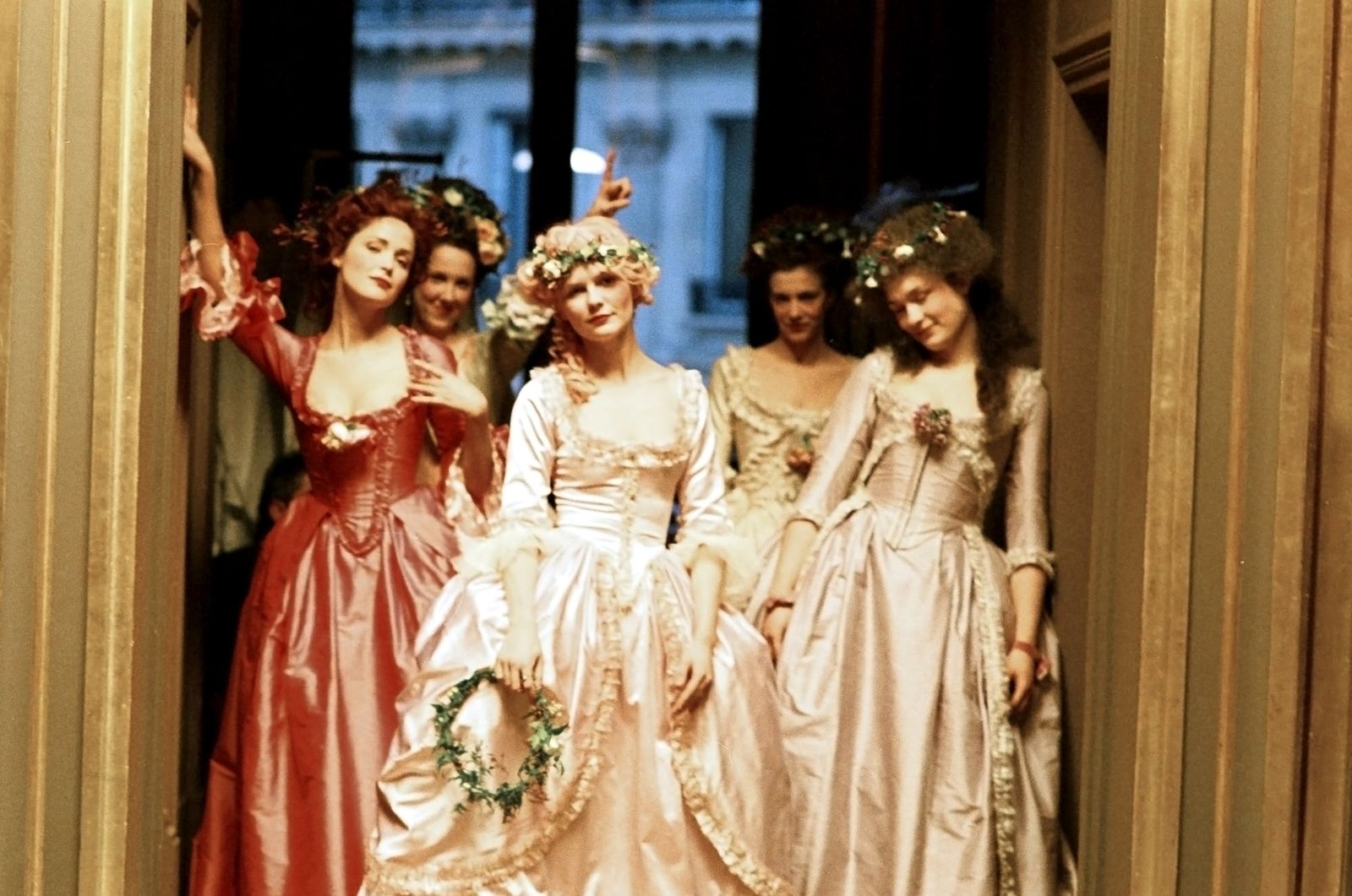 María Antonieta 2006 Kirsten Dunst como la malograda reina con un romntico traje de Milena Canonero.