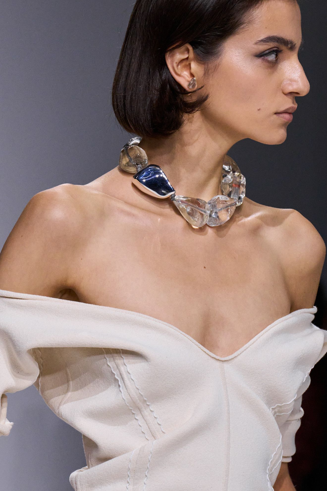 collar de bolas en Bottega Veneta primaveraverano 2026.