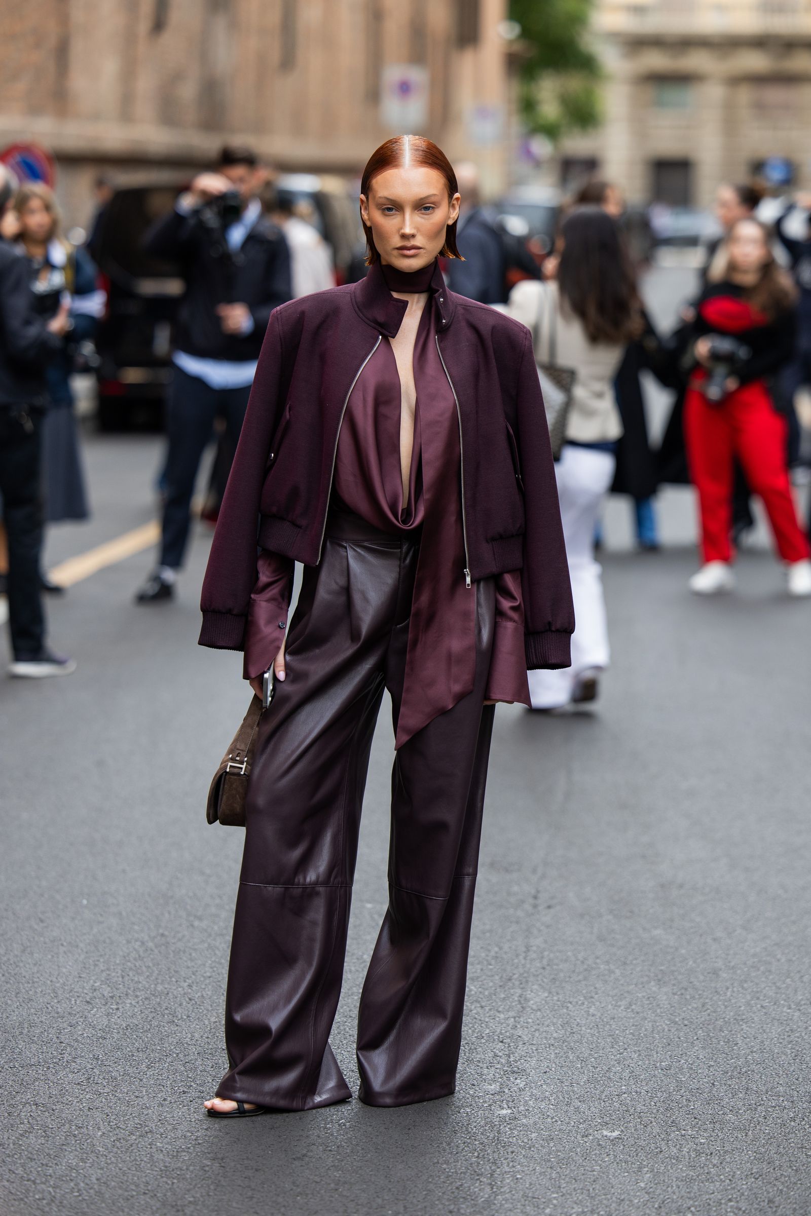 pantalon burdeos piel tendencia