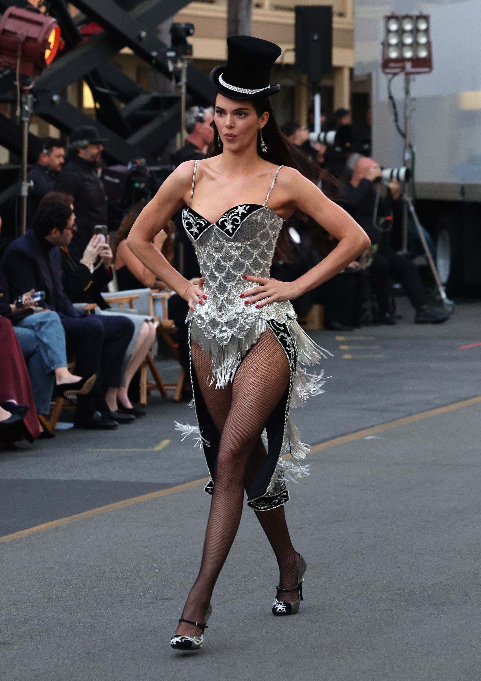 Kendall Jenner da el pistoletazo de salida a Vogue World 2025 Hollywood vestida de Moulin Rouge