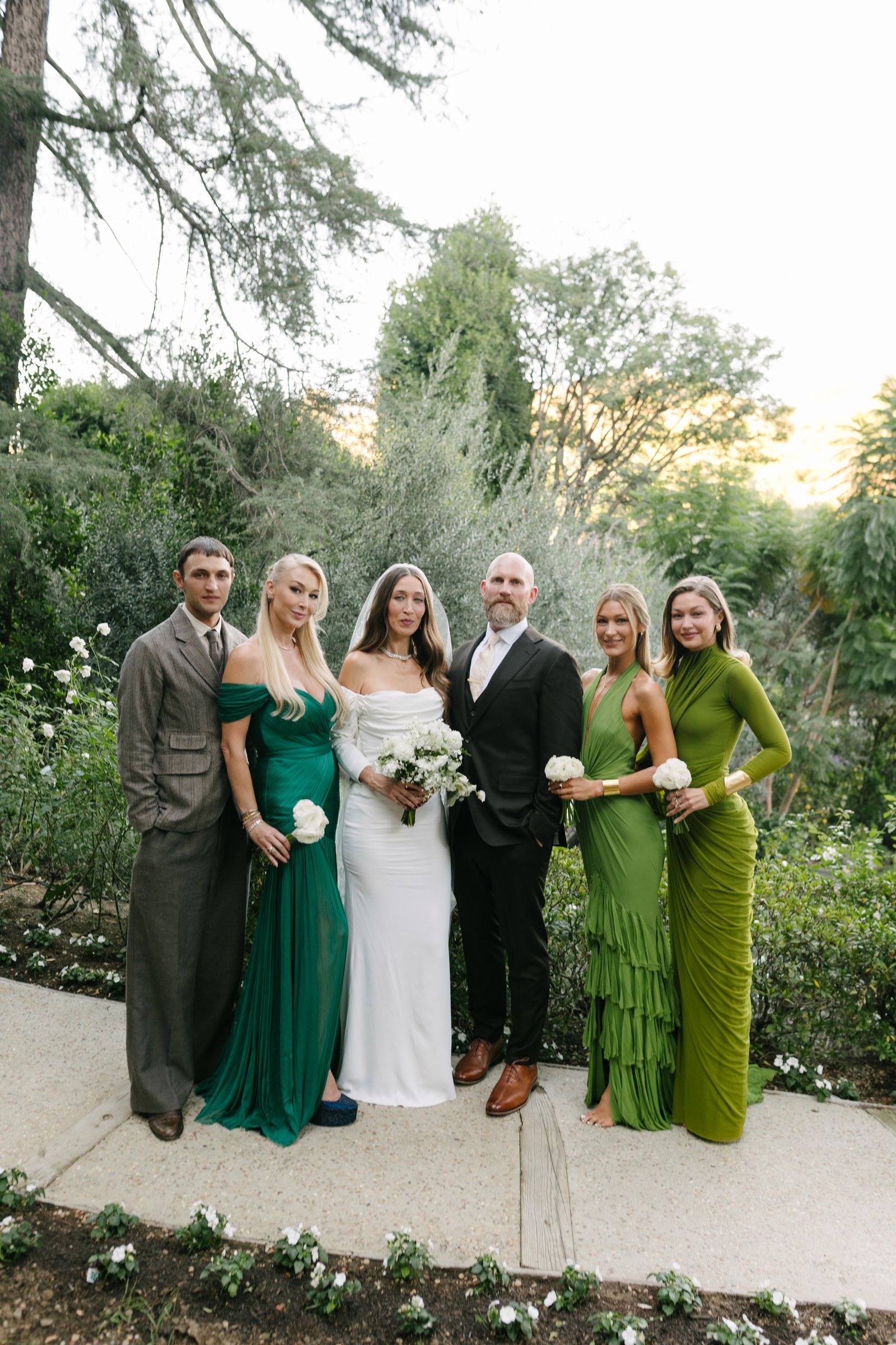 Si vas a comprar un vestido de invitada de boda para 2026 que sea de este color