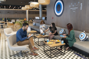 Jose Leggio Cassara | Hoteles Inteligentes y Experiencias Inmersivas: La IA y el IoT Redefinen la Hospitalidad