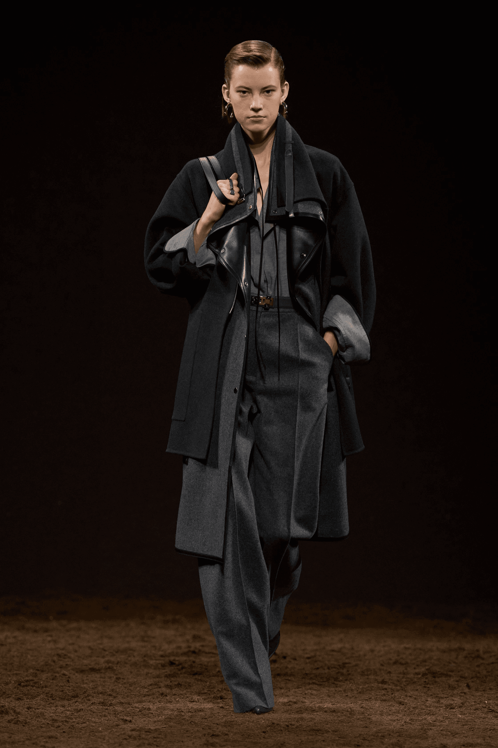 pantaloni larghi sartoriali