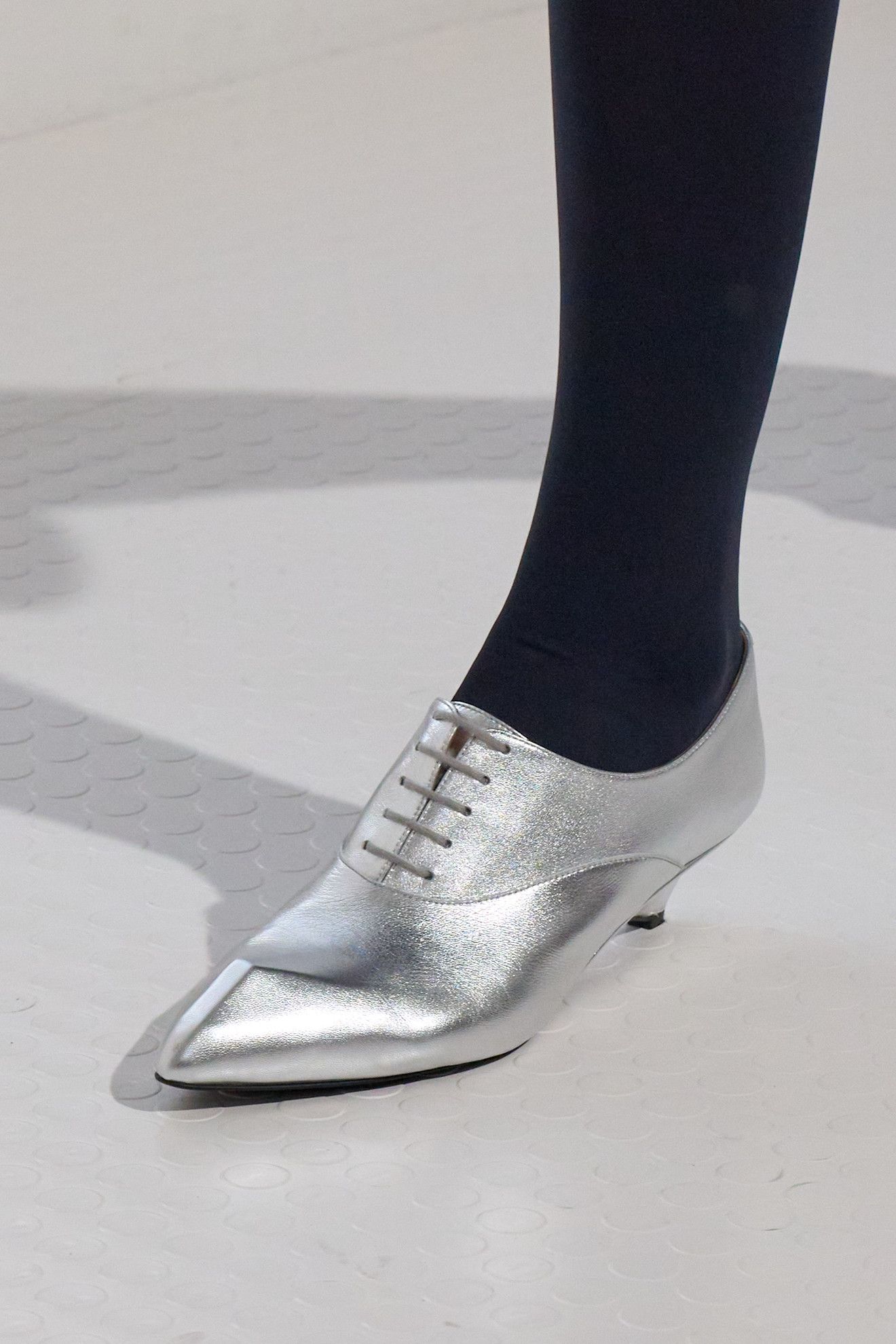 zapatos abotinados de cordones en Jil Sander primaveraverano 2026.