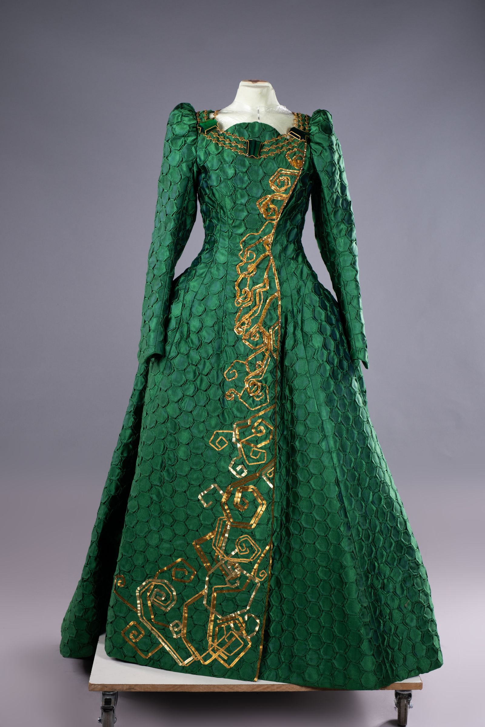Look para Madame Morrible