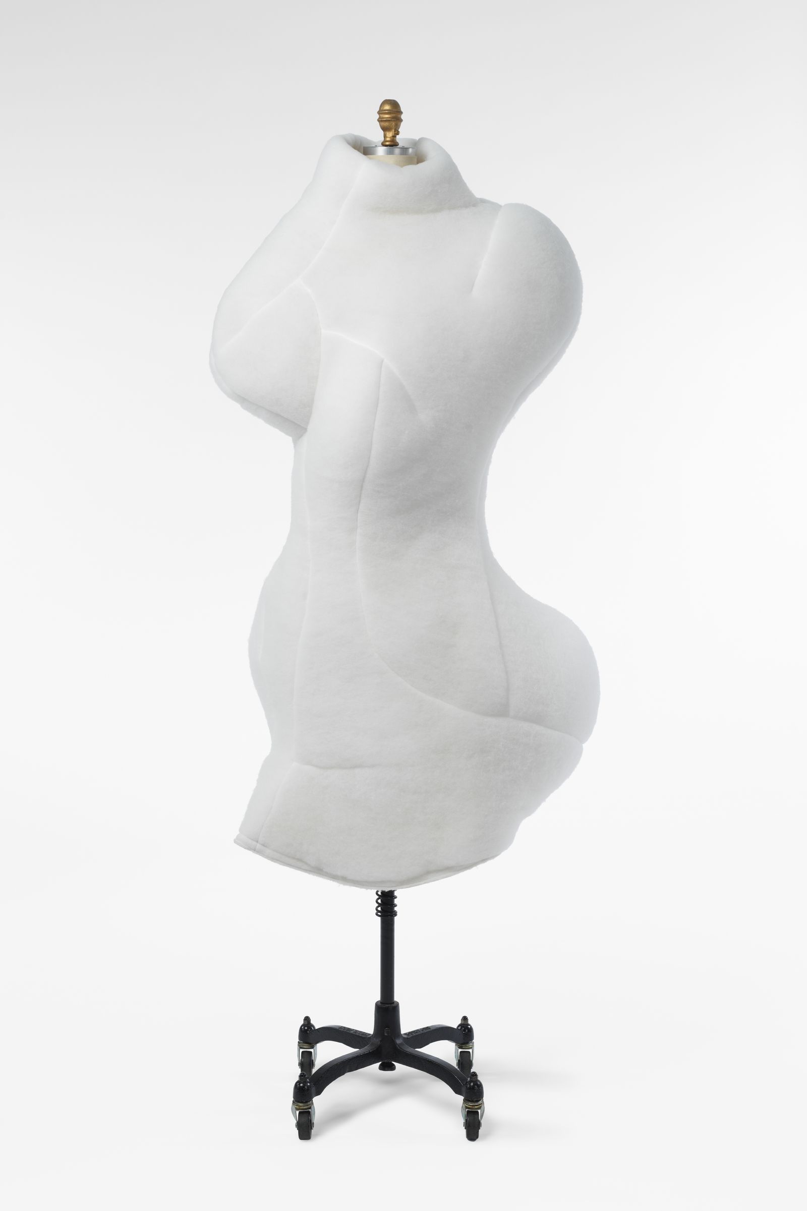 Ensemble Rei Kawakubo para Comme des Garçons otoñoinvierno 201718 Compra Fondos de varios donantes por intercambio...