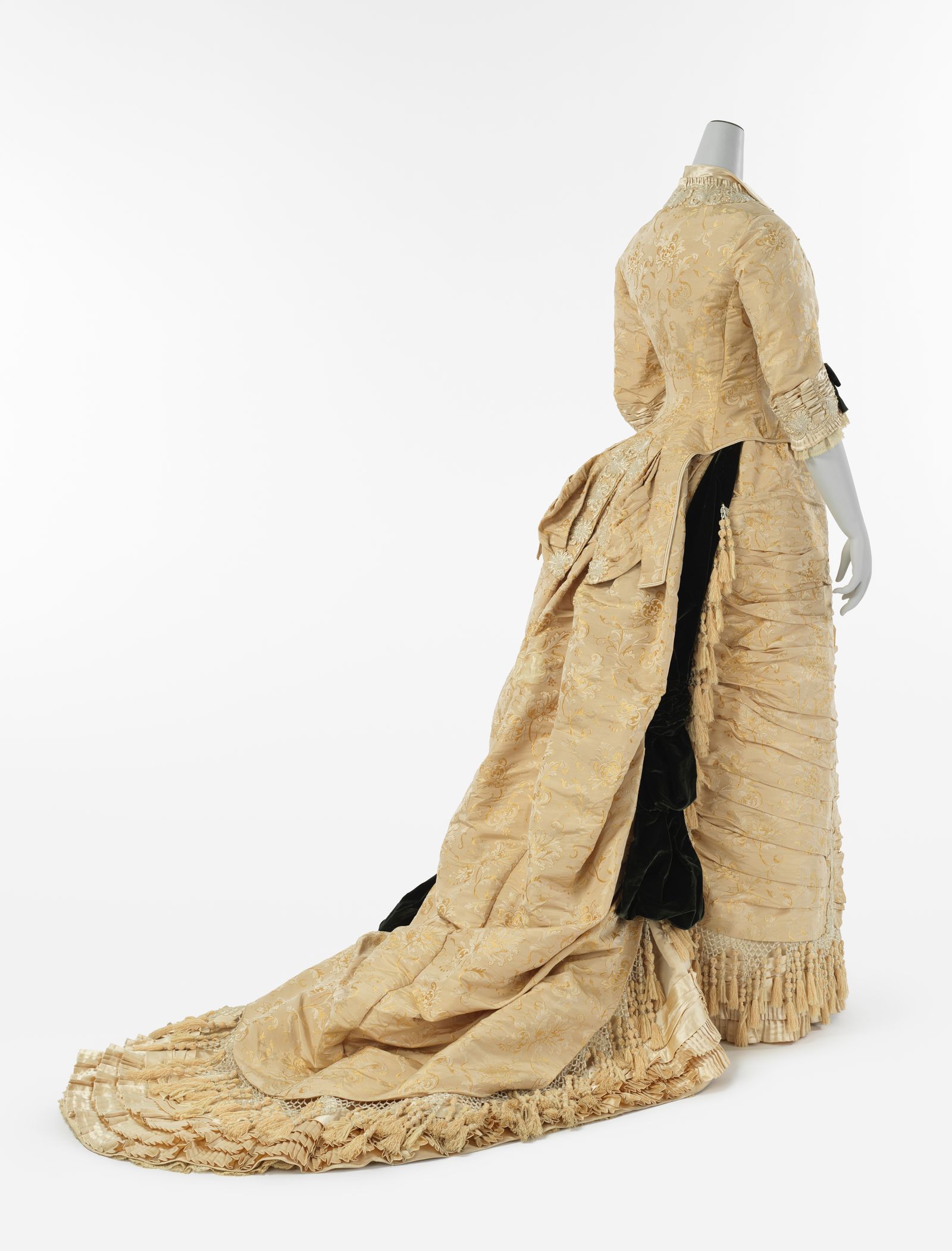 Vestido de noche Mon. Vignon 187578 donación de Mary Pierrepont Beckwith 1969 . Foto AnnaMarie Kellen © The...