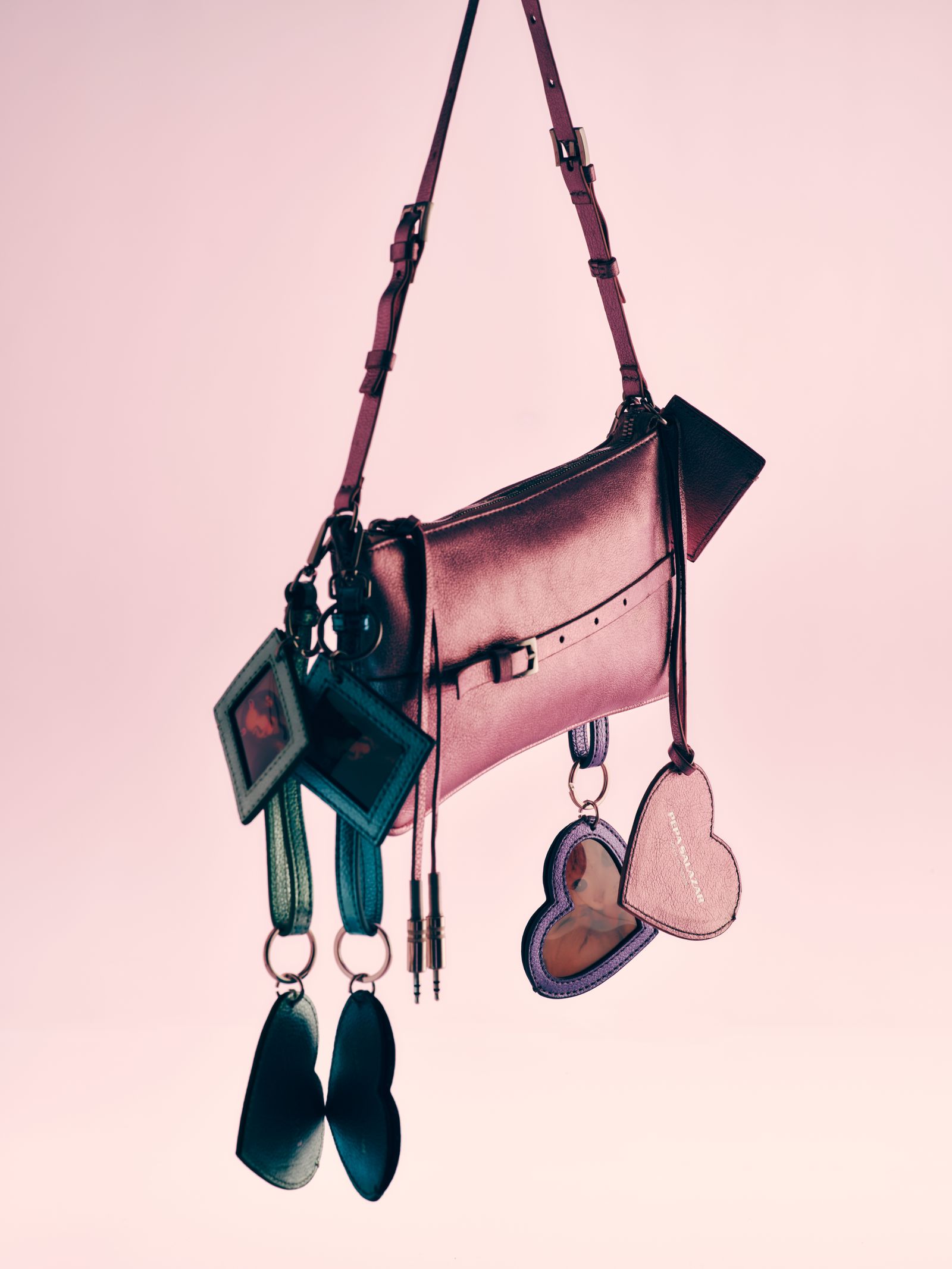Suscríbete a la newsletter de ‘Vogue y hazte con el accesorio ms buscado para tu bolso