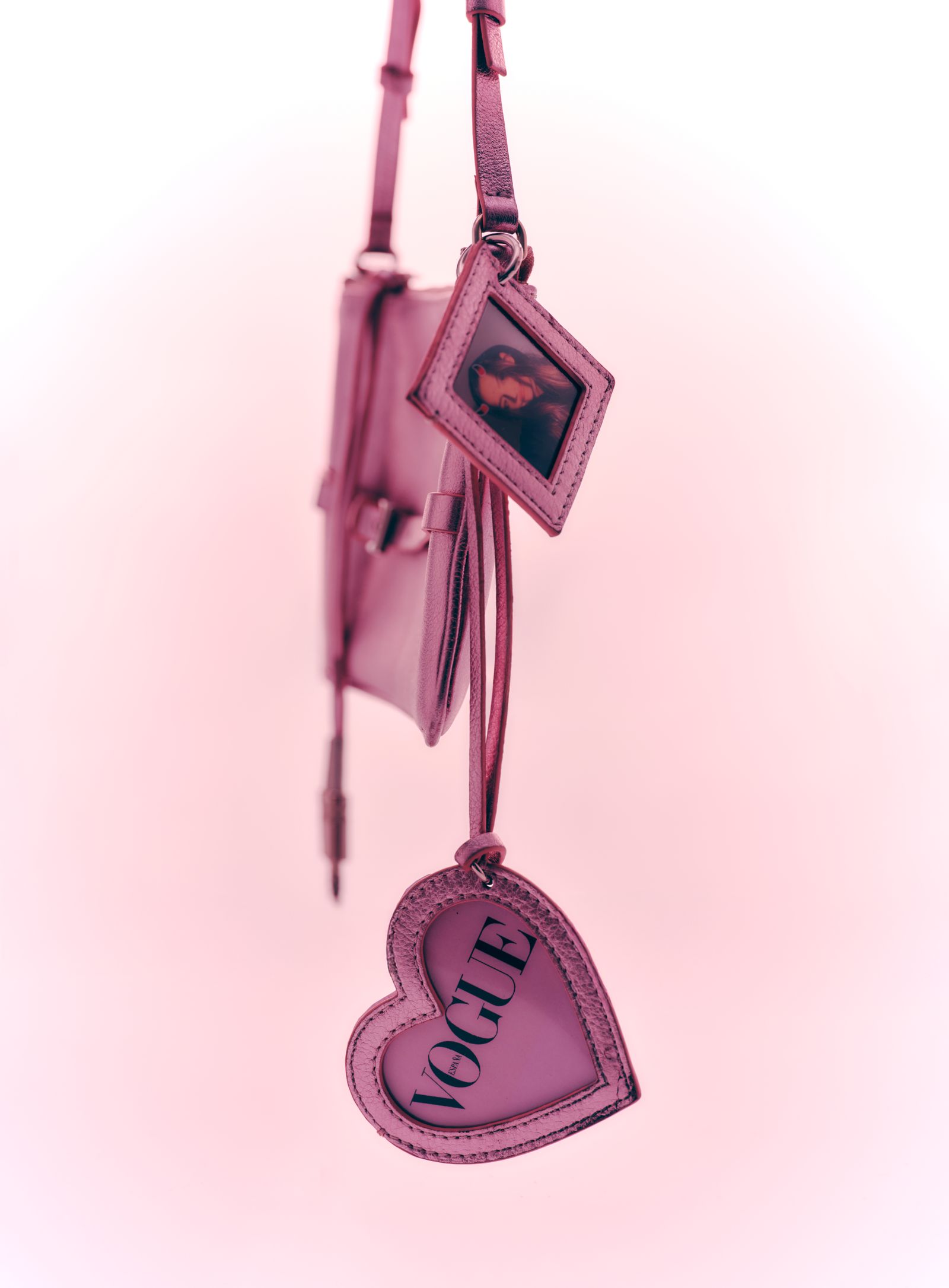 Suscríbete a la newsletter de ‘Vogue y hazte con el accesorio ms buscado para tu bolso