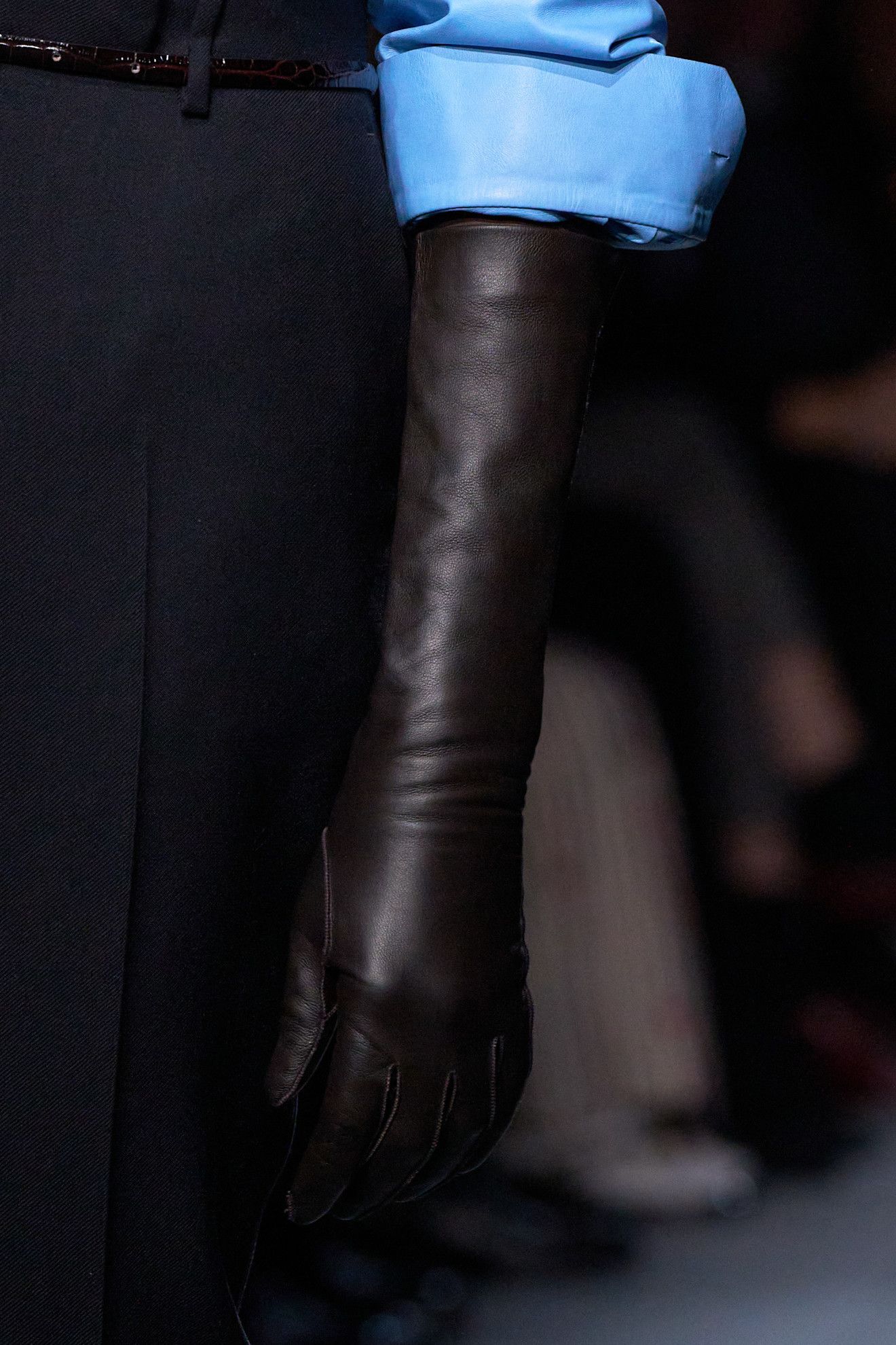 guantes de piel una tendencia del otoño invierno 2025