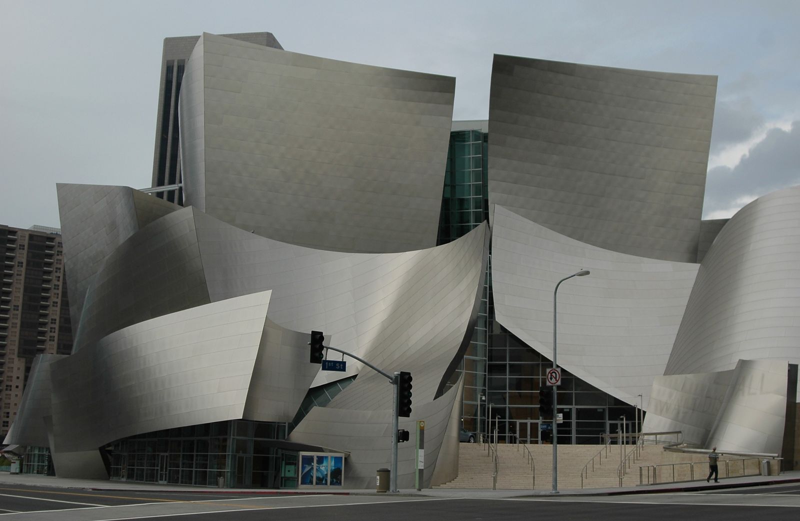 Walt Disney Concert Hall in Los Angeles diseñado por frank gehry