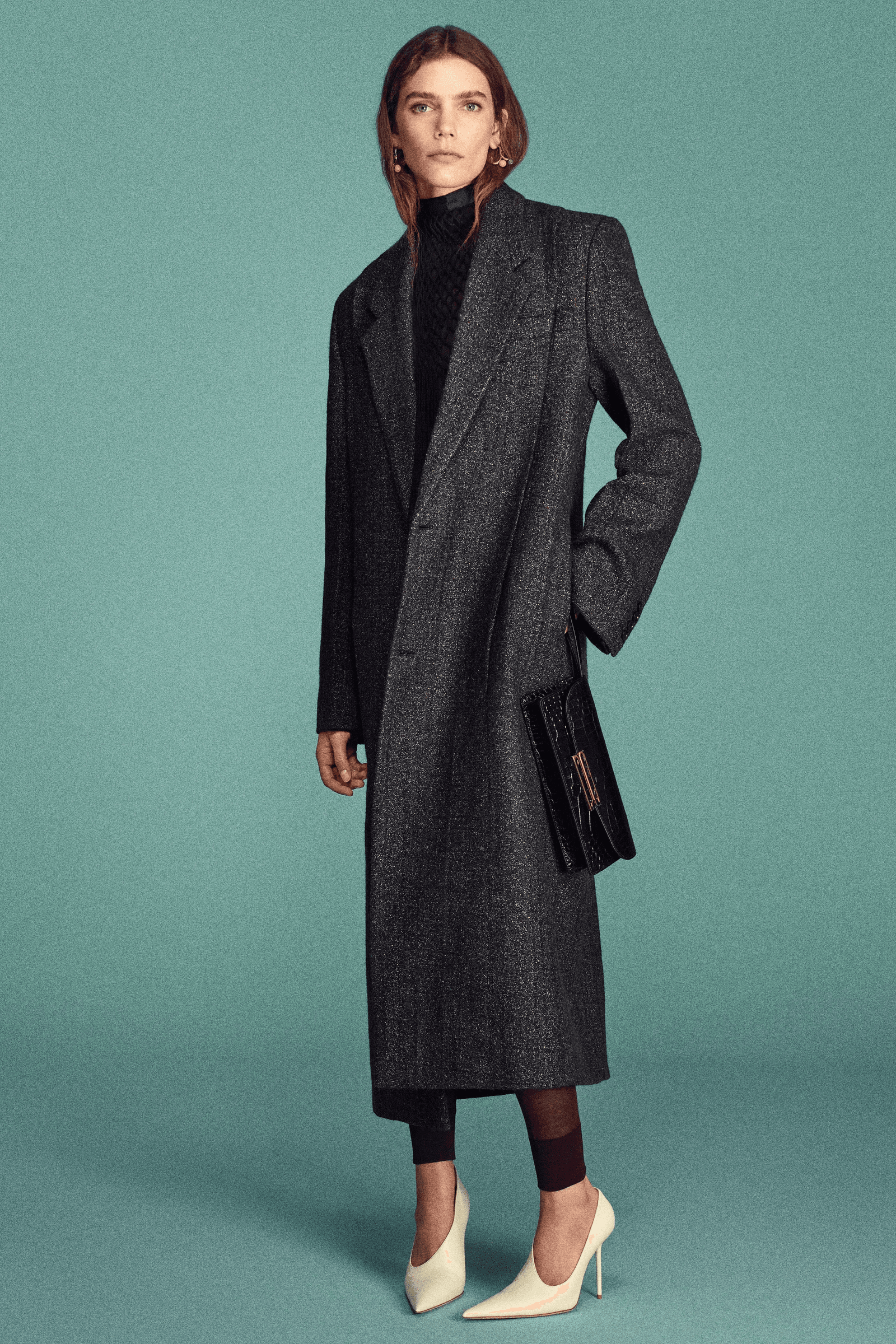 zapatos almendrados en Victoria Beckham prefall 2026.