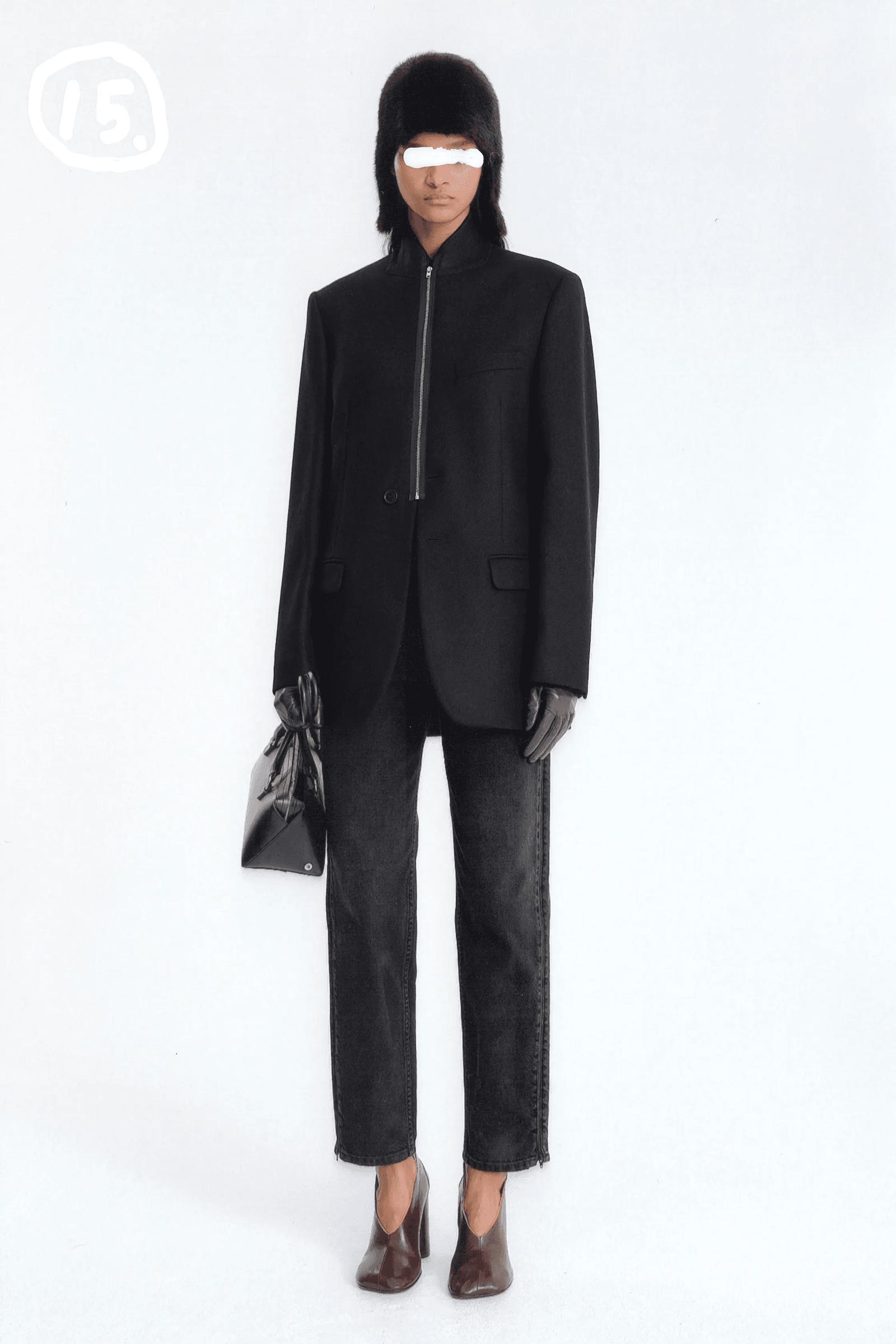 zapatos almendrados en MM6 Maison Margiela prefall 2026.