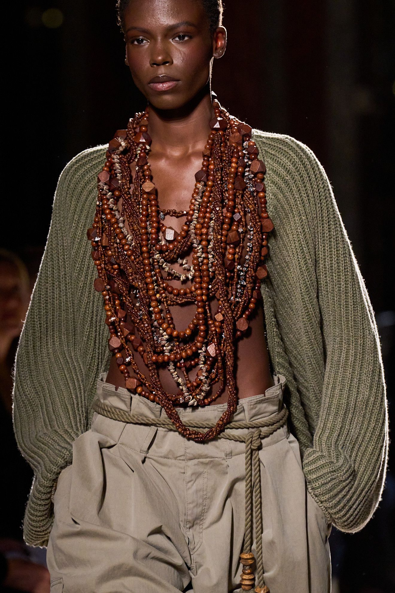 collar boho en Balmain primaveraverano 2026.