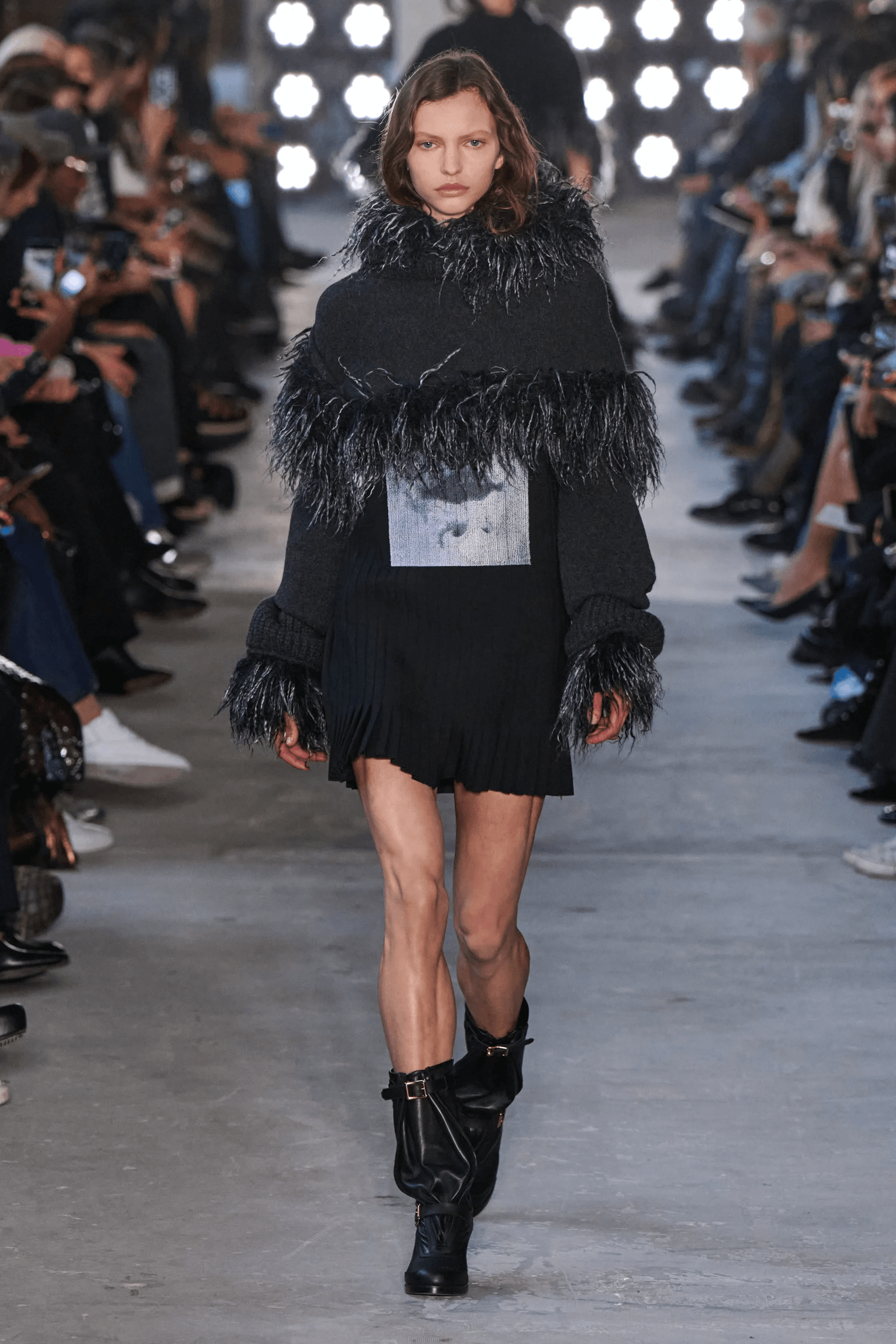 Tendencia botas slouchy por Sacai para otoñoinvierno 2025