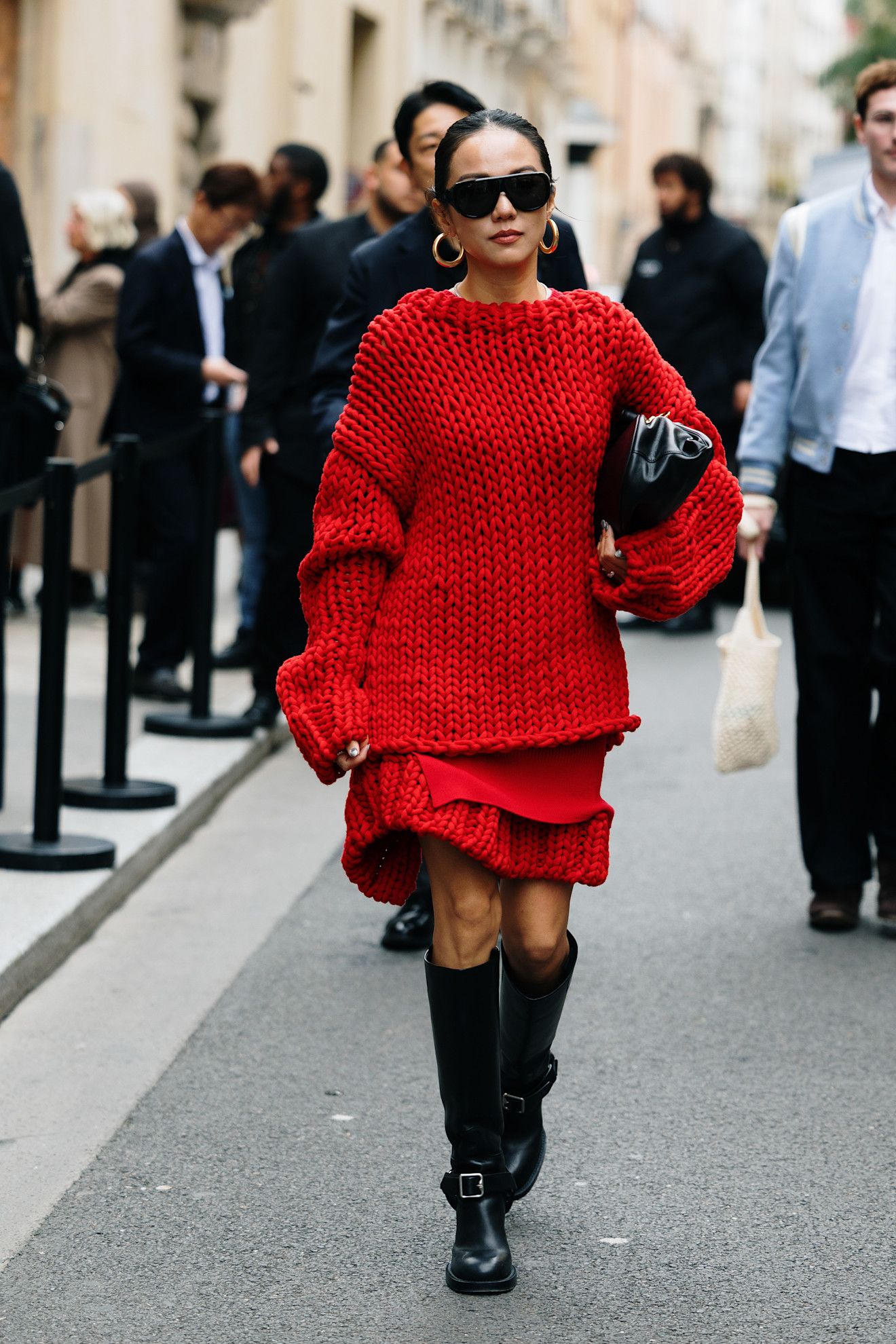 cómo combinar un jersey rojo en invierno 2026