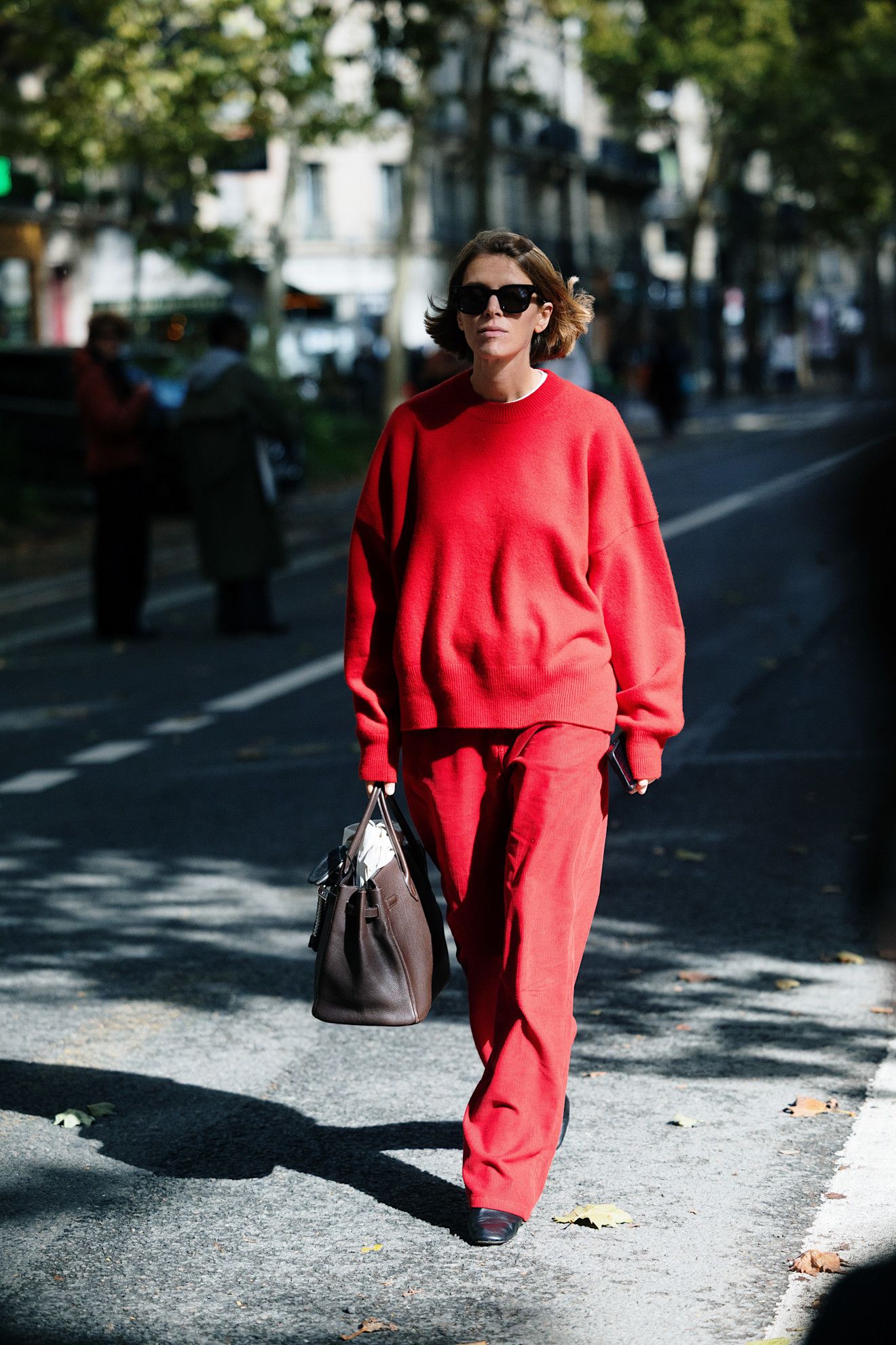 cómo combinar un jersey rojo en invierno 2026