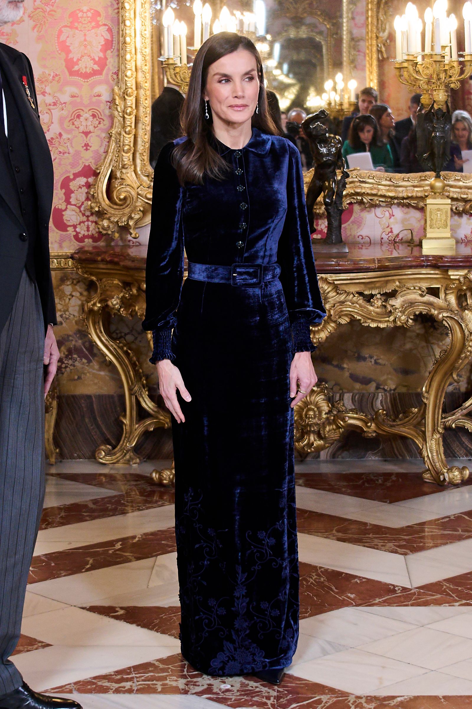 vestido terciopelo reina letizia invitada