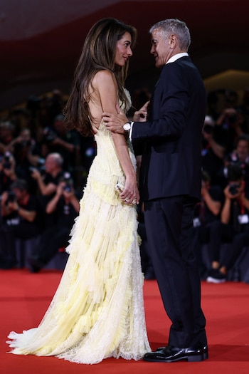 Venecia 2024: Amal en encaje