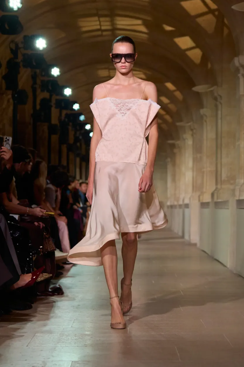 Victoria Beckham Spring 2026 ReadytoWear  Isidore Montag  Gorunway.com