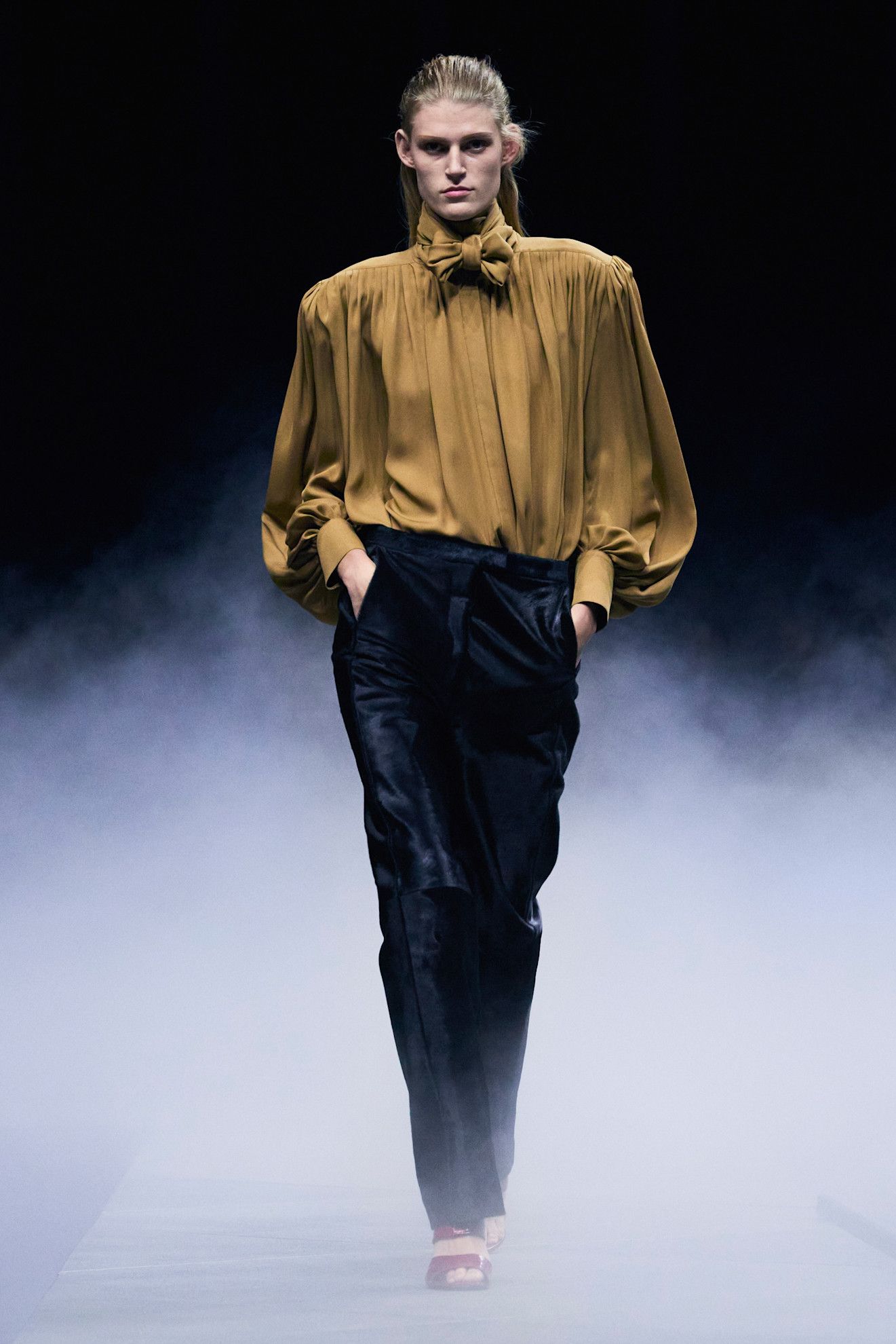 Blusa de lazo Khaite PrimaveraVerano 2026