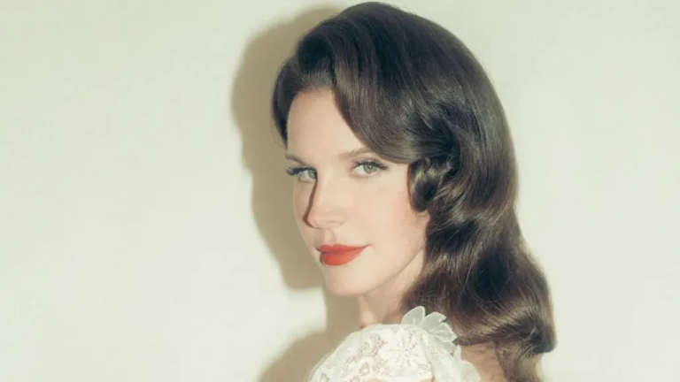 Lana Del Rey estrena su nuevo single ‘White Feather Hawk Tail Deer Hunter’