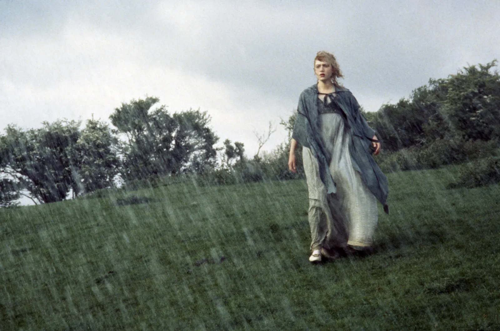 SENSE AND SENSIBILITY Kate Winslet 1995. ph Clive Coote  © Columbia Pictures  Courtesy Everett Collection