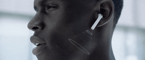 La 'Traducción en vivo' de los AirPods Pro 3 funciona sin interrumpir la charla.- Blog Hola Telcel