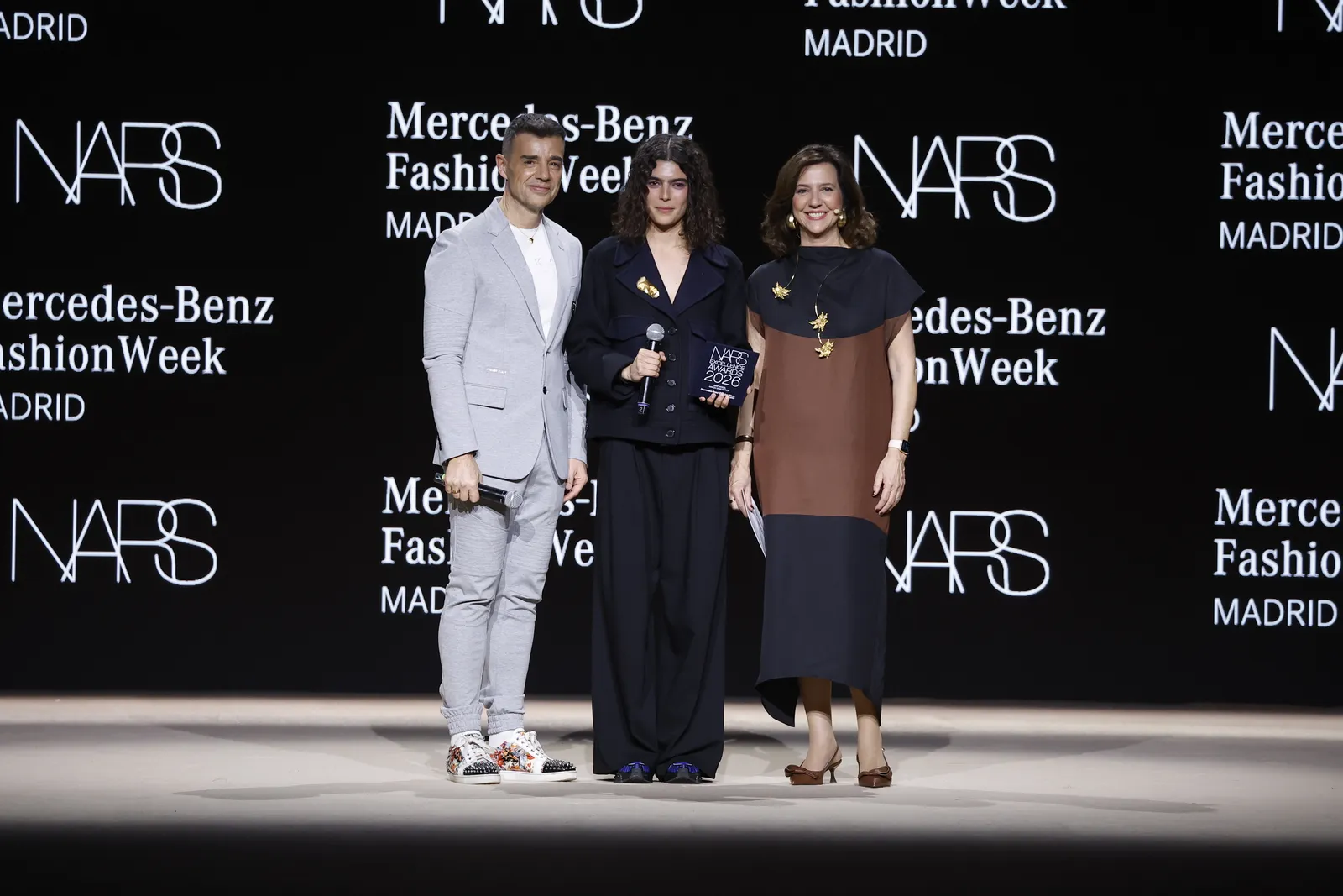 Julia Pacha y Jos Belmonte se alzan con los Premios NARS en MBFW Madrid