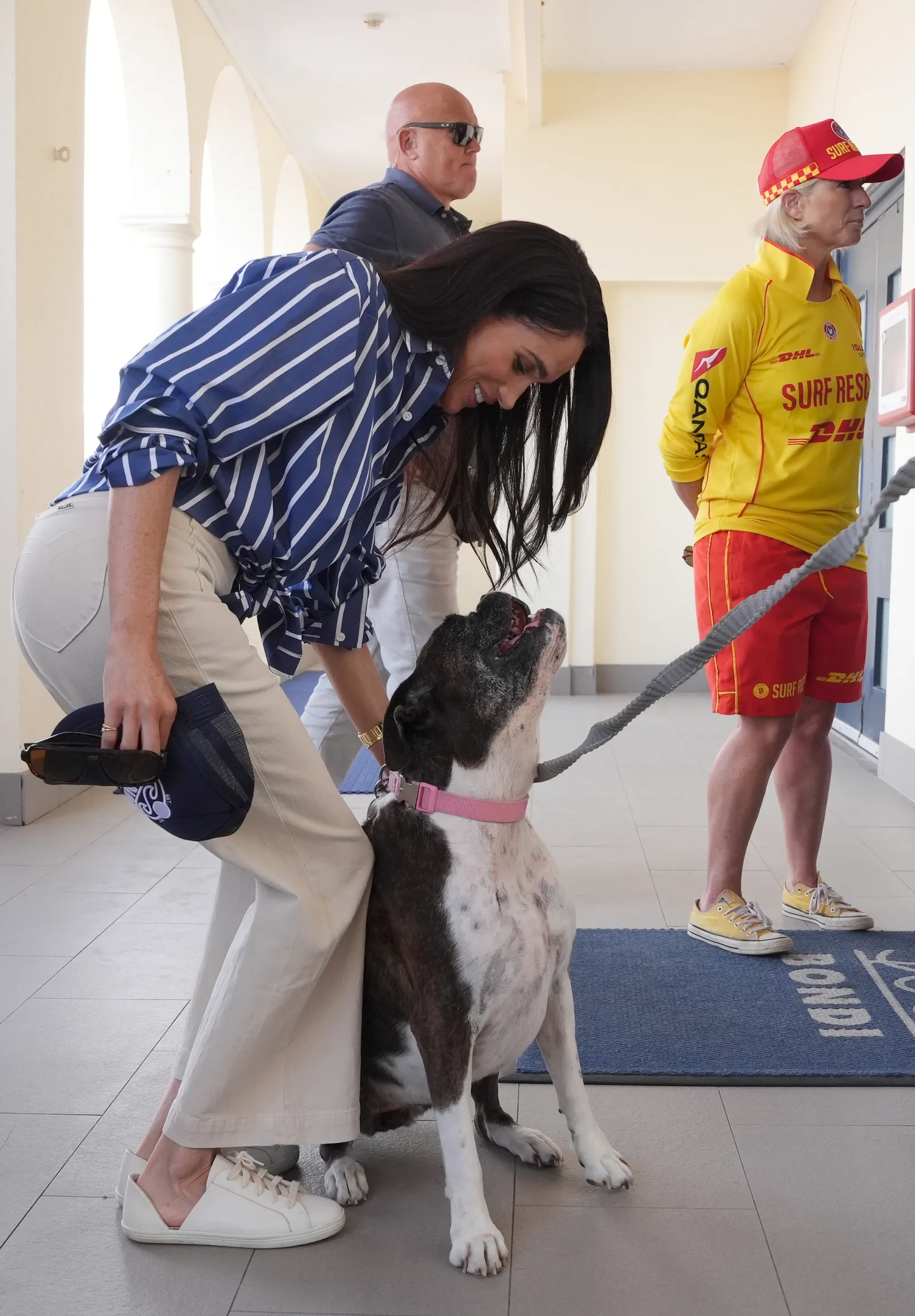 Las zapatillas blancas  de Meghan Markle son las que quieren todas las chicas clsicas esta primavera