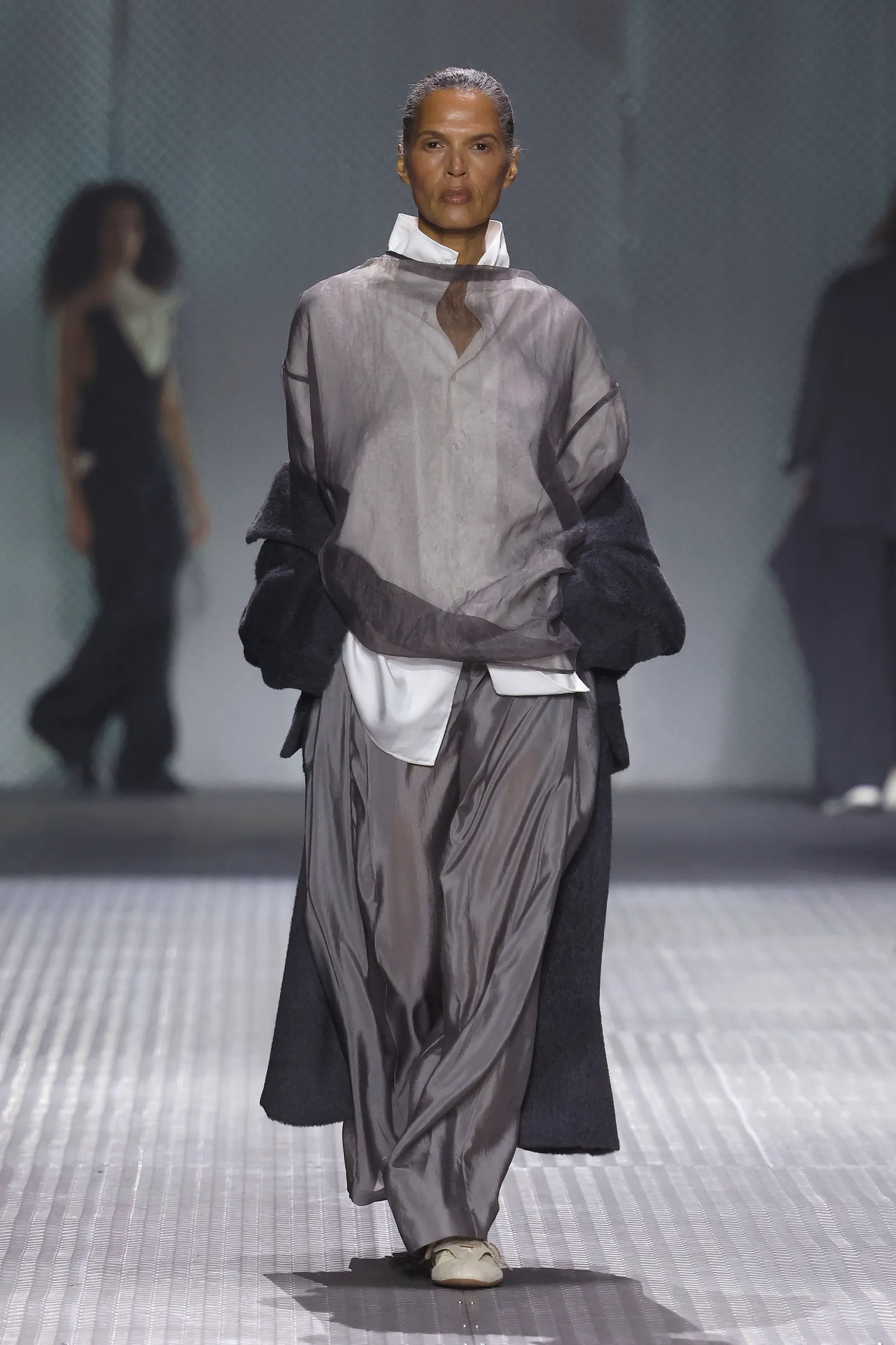 Adolfo Domínguez pone el broche a la primera jornada de la 080 Barcelona “Se trata de ir hacia el pasado para evaluar el...