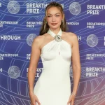 El vestido blanco de Gigi Hadid en los Premios Breakthrough 2026 actualiza la tendencia clave de los 90’s