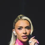 Joyas dentales: la (inesperada) tendencia de belleza de los años 2000 que veremos en los festivales de este verano 2026